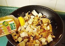 酸辣可口泡菜炒豆腐的做法 步骤9