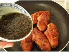梅乾菜燒雞翅的做法 步骤5