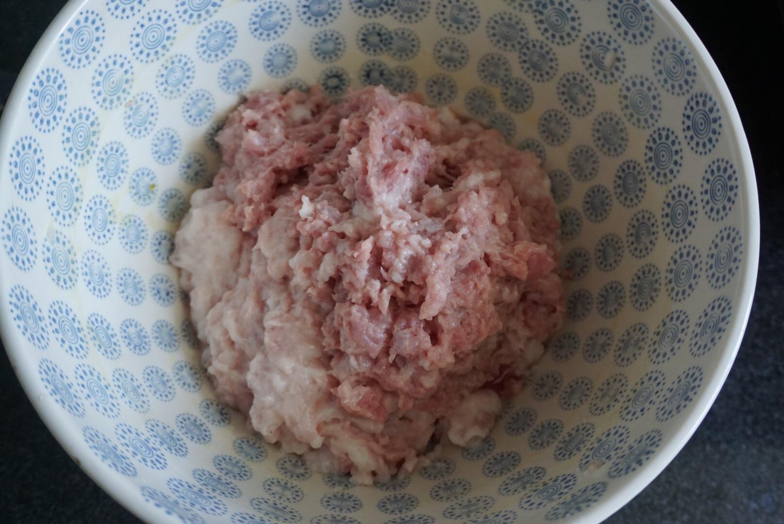 梅乾菜豬肉餅的做法 步骤2
