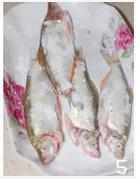 雪菜燒餐條魚的做法 步骤5