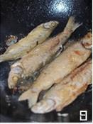 雪菜燒餐條魚的做法 步骤8