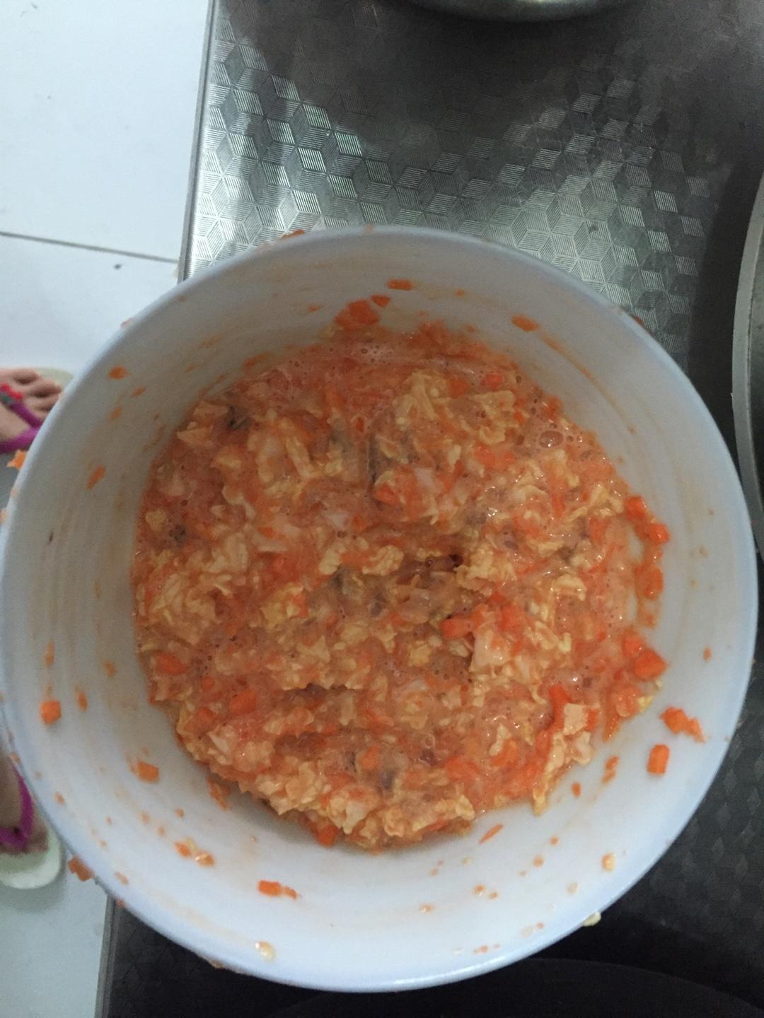 蝦仁胡蘿蔔蔬菜餅的做法 步骤3