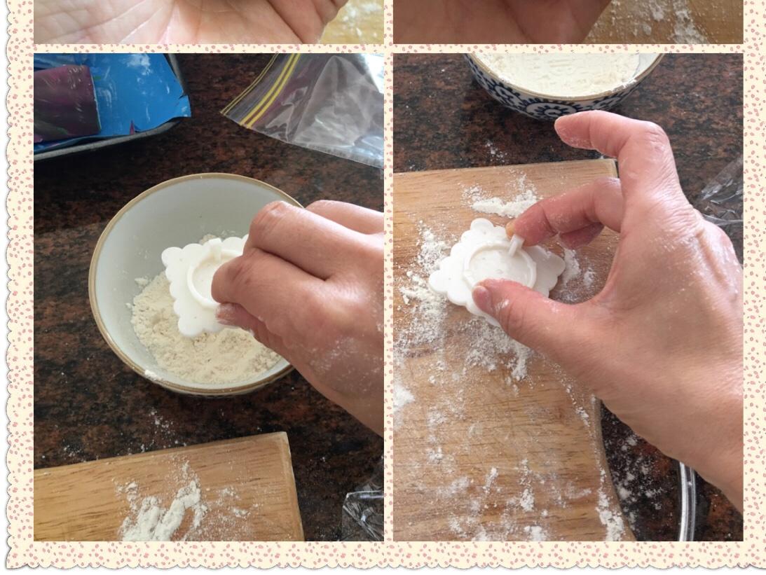 紅豆沙月餅+帶豆沙餡、糕粉、梘水的做法（詳細圖解步驟）的做法 步骤17