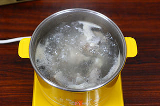 廣東老火靚湯-蟲草花乾貝玉米湯的做法 步骤3