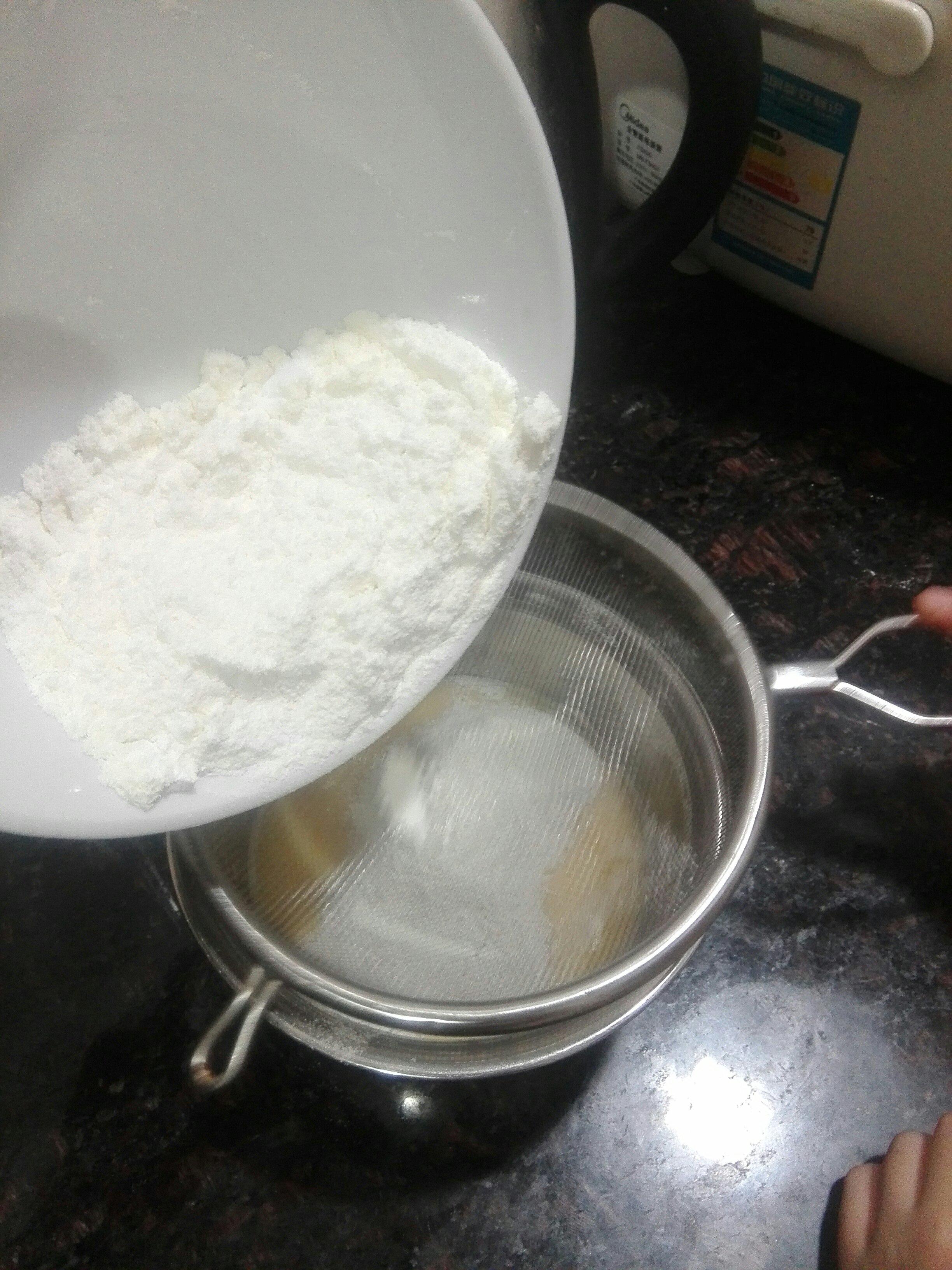 奶黃冰皮月餅的做法 步骤11
