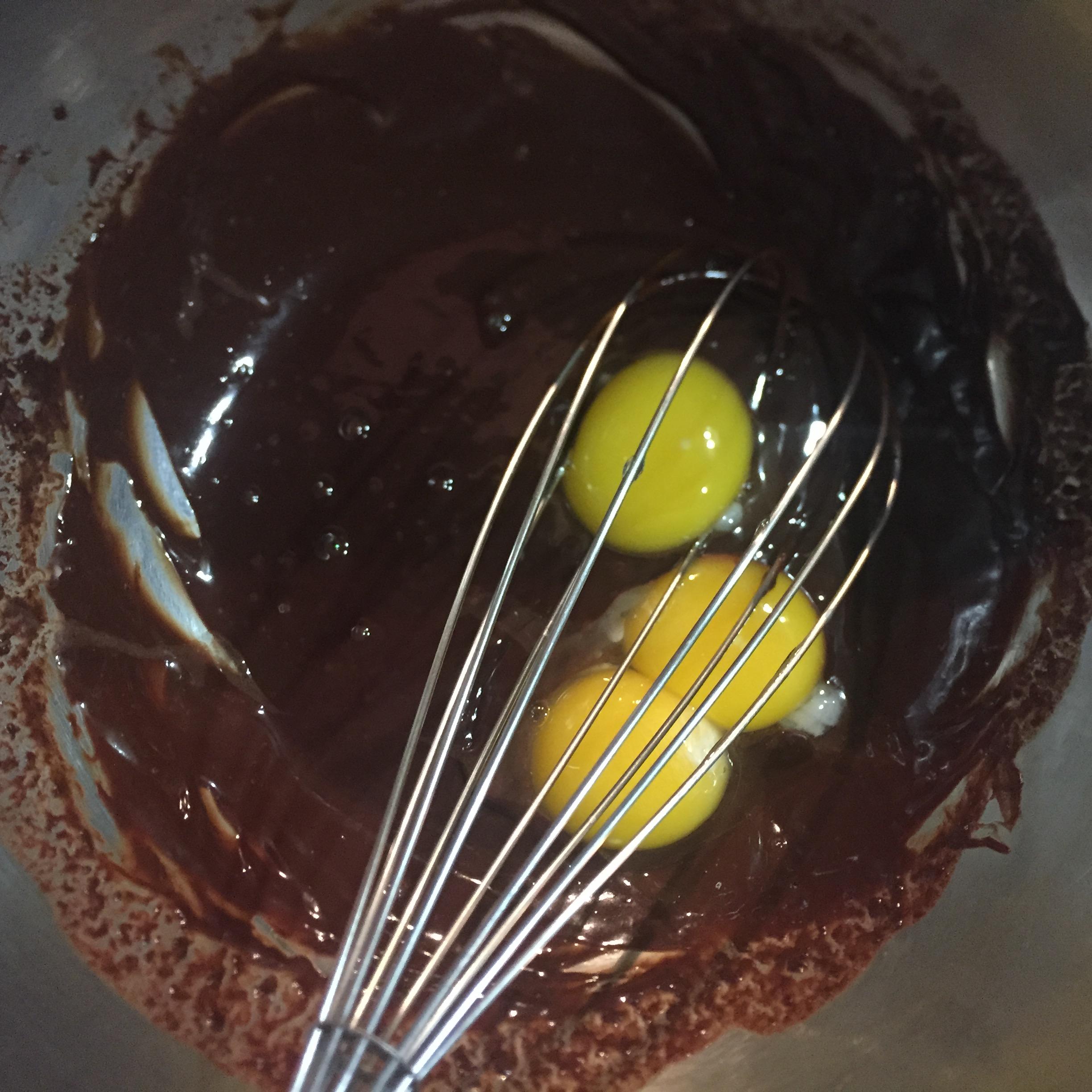無粉 巧克力蛋糕卷 ---苦甜魅力蛋糕卷的做法 步骤3