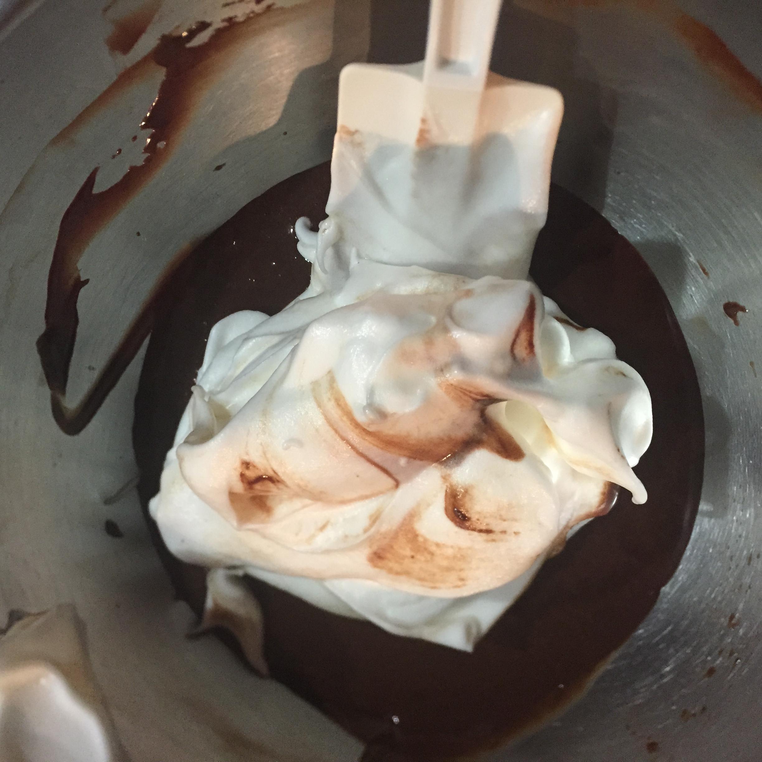 無粉 巧克力蛋糕卷 ---苦甜魅力蛋糕卷的做法 步骤5