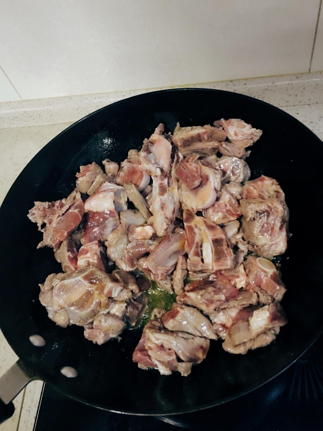 美味新疆羊肉抓飯 （電飯煲簡易版）的做法 步骤3