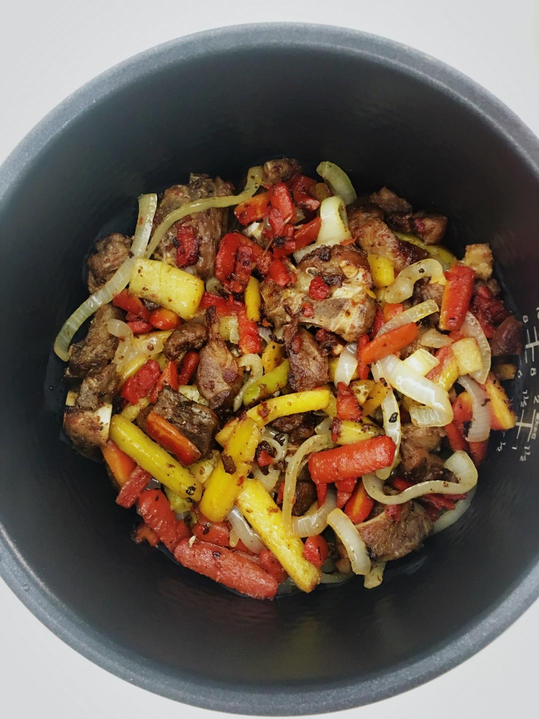 美味新疆羊肉抓飯 （電飯煲簡易版）的做法 步骤9