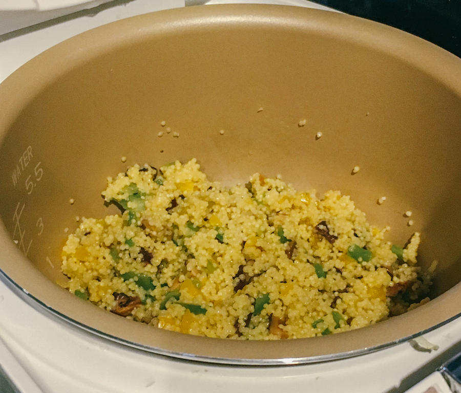 【山姆廚房】三文魚柳香菇有機小米拌飯的做法 步骤5