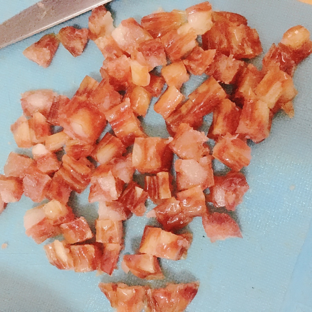 電飯煲寶寶香菇臘腸燜飯的做法 步骤2