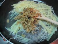 榨菜青椒土豆絲的做法 步骤3