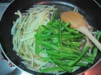 榨菜青椒土豆絲的做法 步骤4