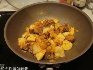 辣白菜燉牛肉的做法 步骤2