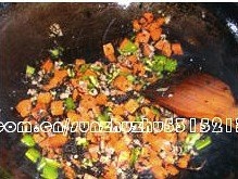 欖菜肉末胡蘿的做法 步骤5