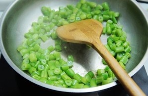 欖菜肉末四季豆的做法 步骤3