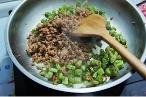欖菜肉末四季豆的做法 步骤6