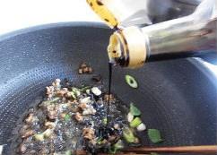 橄欖菜肉沫燒豆角的做法 步骤7