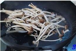 茶樹菇炒鹹肉的做法 步骤3