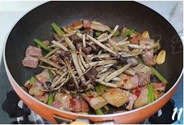 茶樹菇炒鹹肉的做法 步骤11
