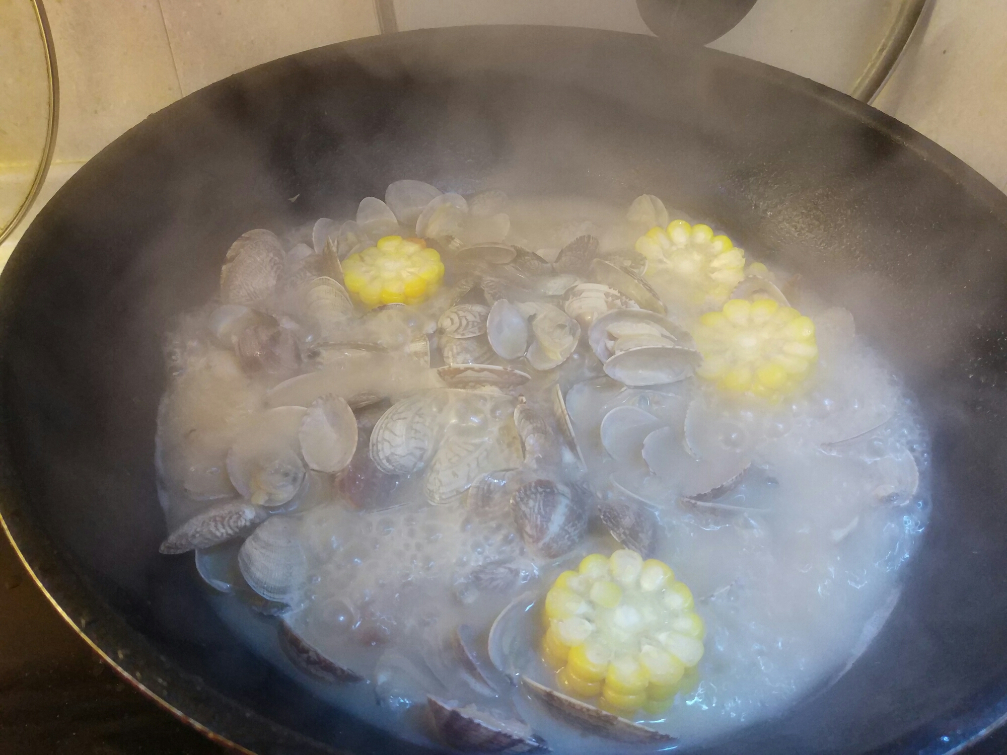 鹹肉花蛤湯的做法 步骤5