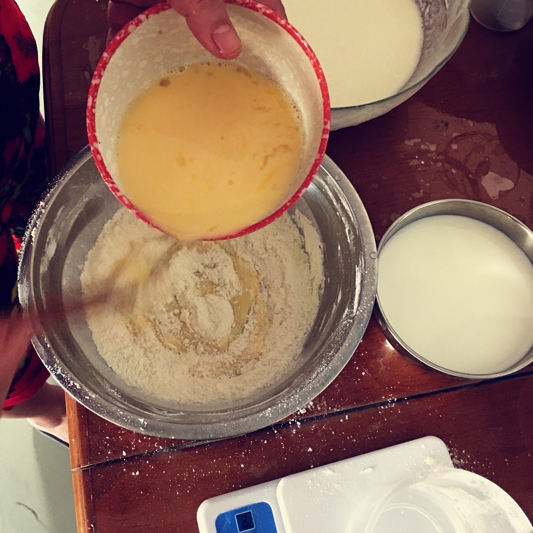 自制的奶黃餡餅皮月餅的做法 步骤1