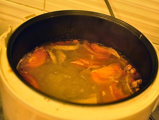 電飯鍋版簡易版家庭火鍋的做法 步骤2
