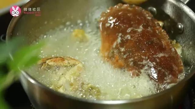 【微體兔菜譜】咖哩蟹丨吮著吃的咖哩香的做法 步骤3