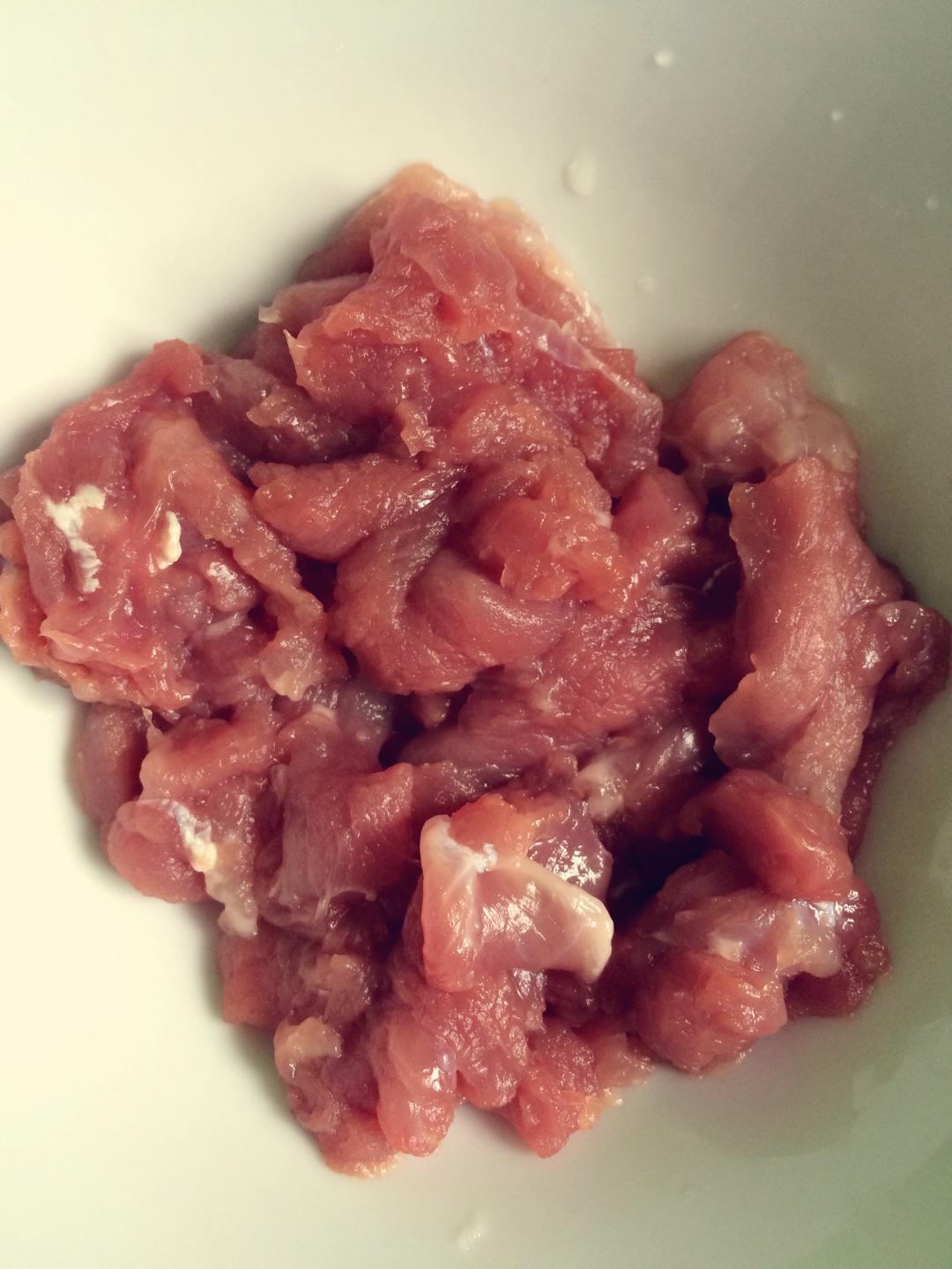 糖醋杏鮑菇炒肉+醬油麪的做法 步骤1