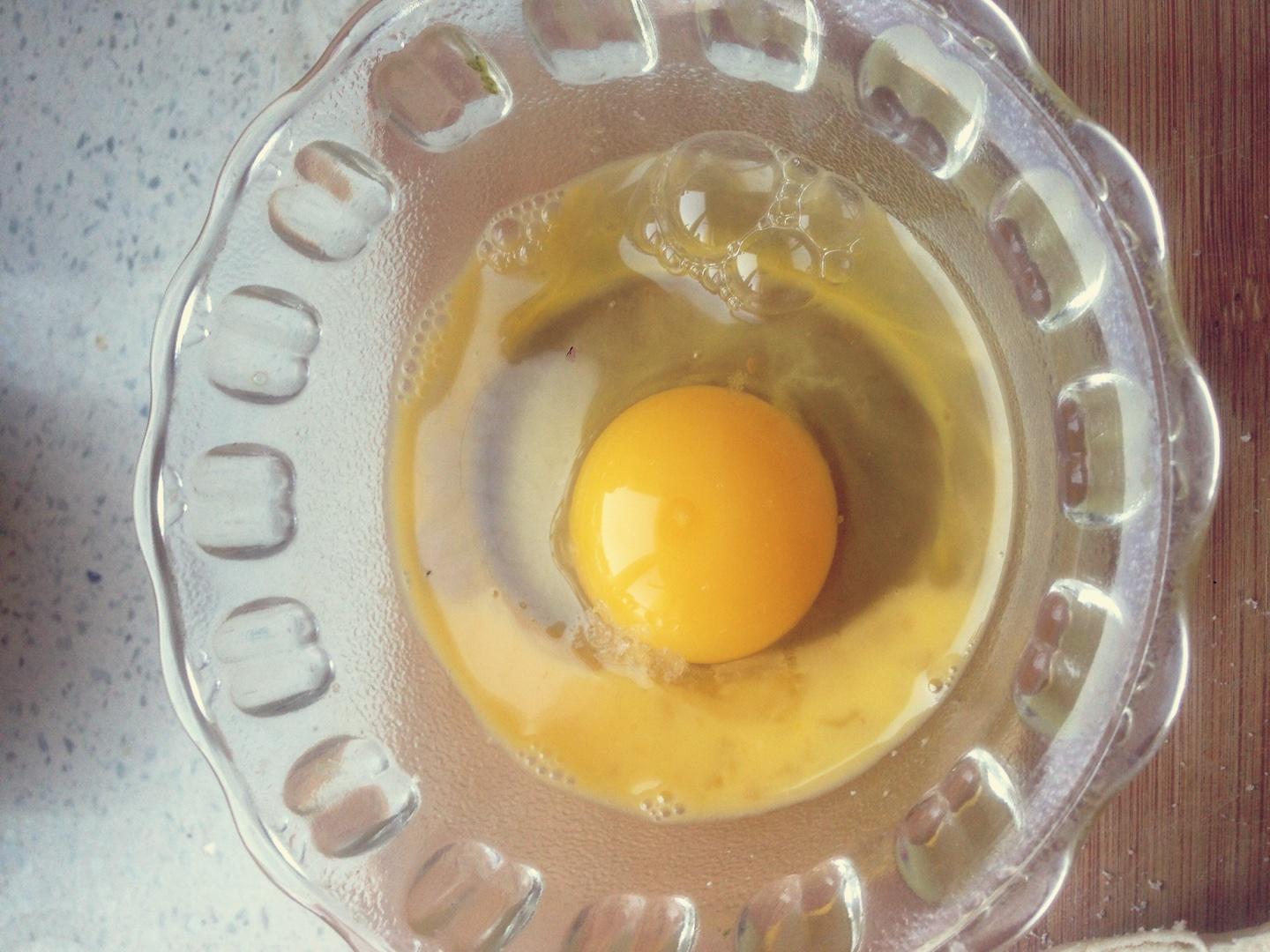 蛋煎饃片的做法 步骤2