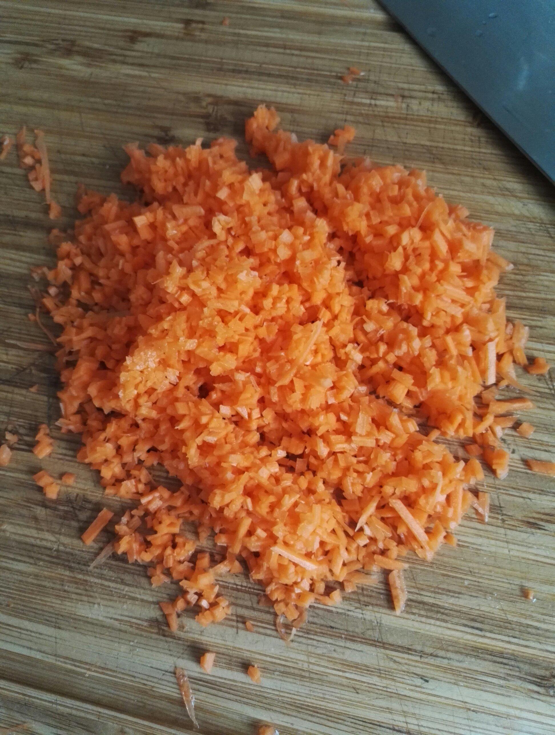 玉米胡蘿蔔餃子兩吃的做法 步骤2