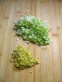 芽菜肉臊包子的做法 步骤2