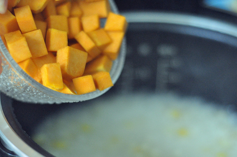 #鐵釜燒飯就是香#南瓜玉米糯米粥的做法 步骤8
