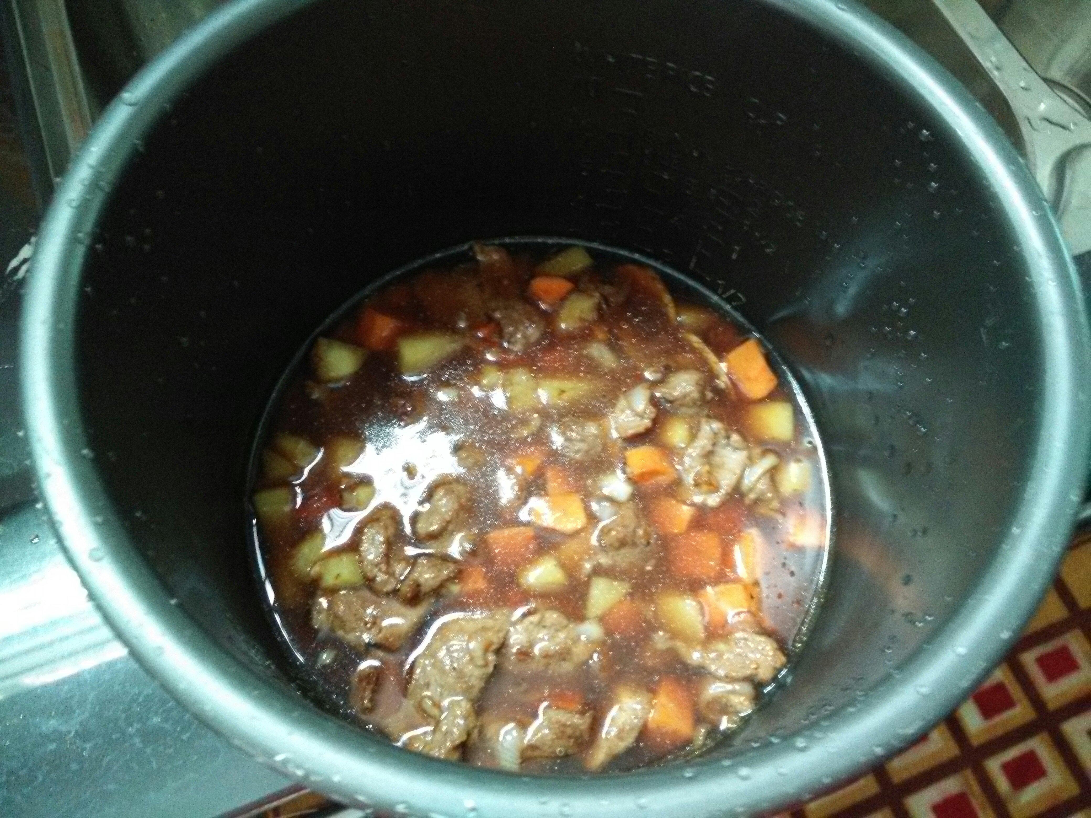 蠔油豬肉土豆紅蘿蔔燜飯的做法 步骤7