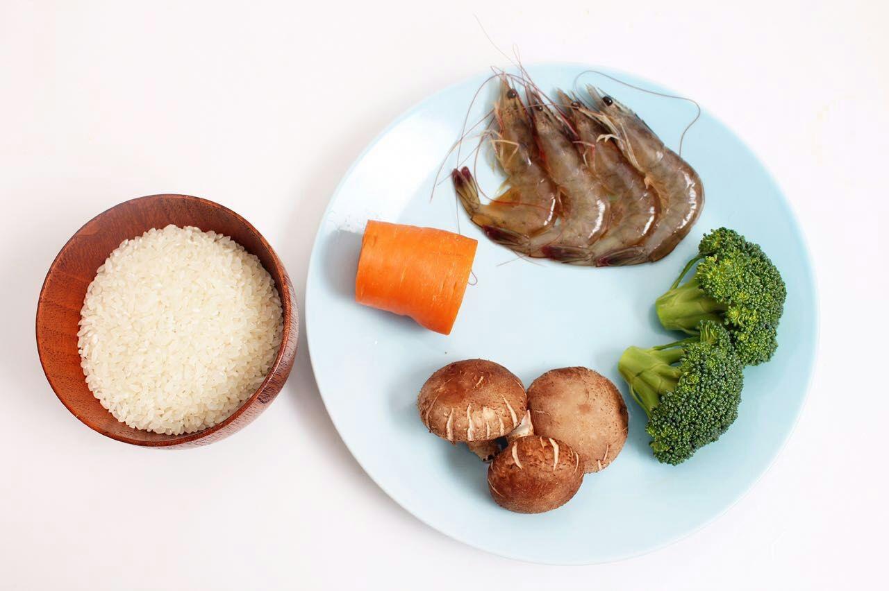 寶寶輔食：蝦仁什錦飯糰的做法 步骤1