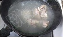 西洋菜煲筒骨湯的做法 步骤5