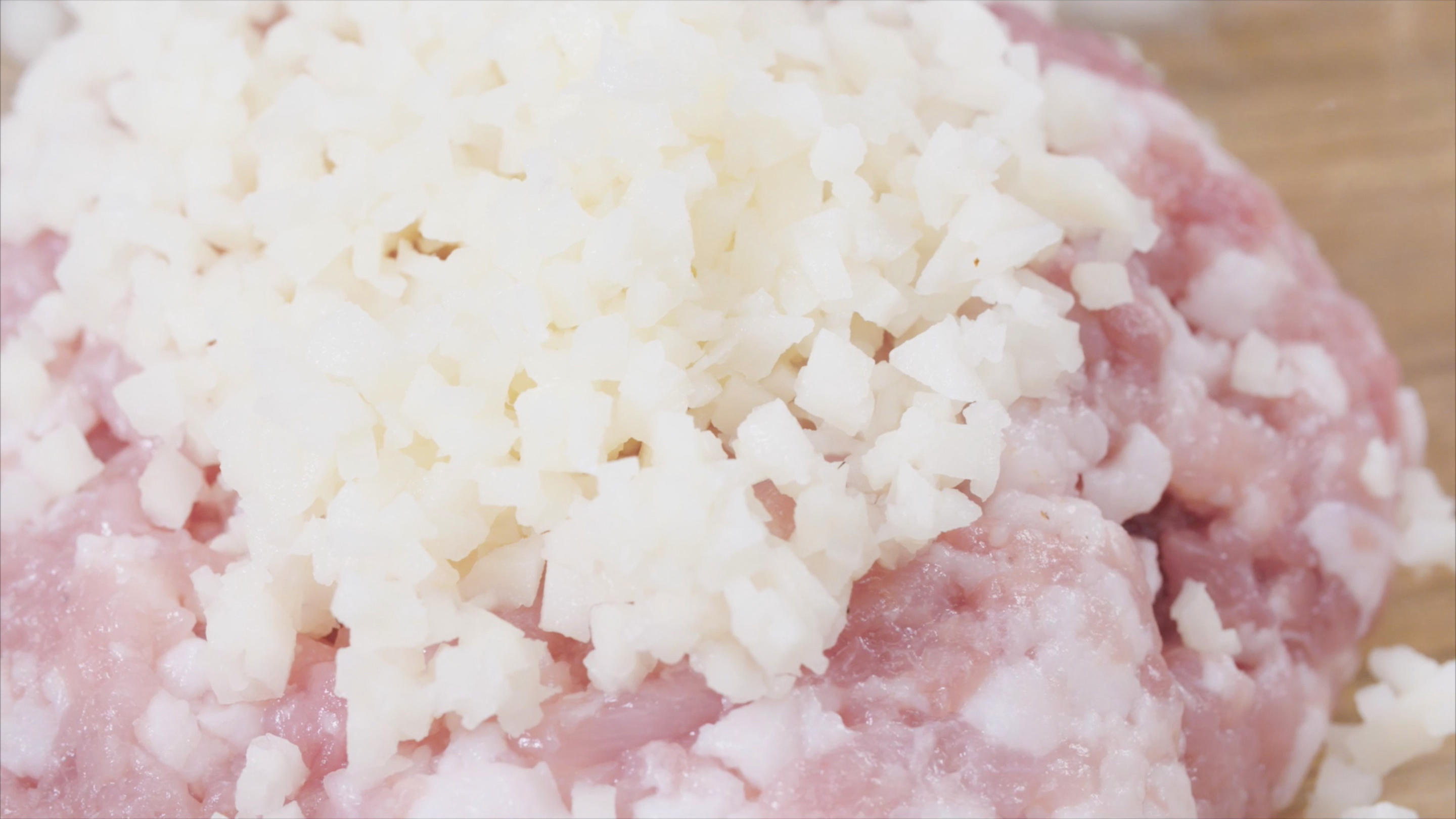絲瓜蛤蜊肉丸湯｜美食臺的做法 步骤3