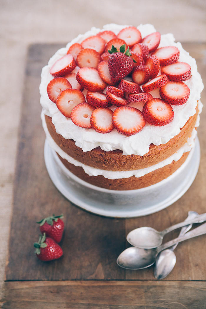 草莓蛋糕（基礎海綿蛋糕）《跟著小嶋做烘焙》的做法 步骤25
