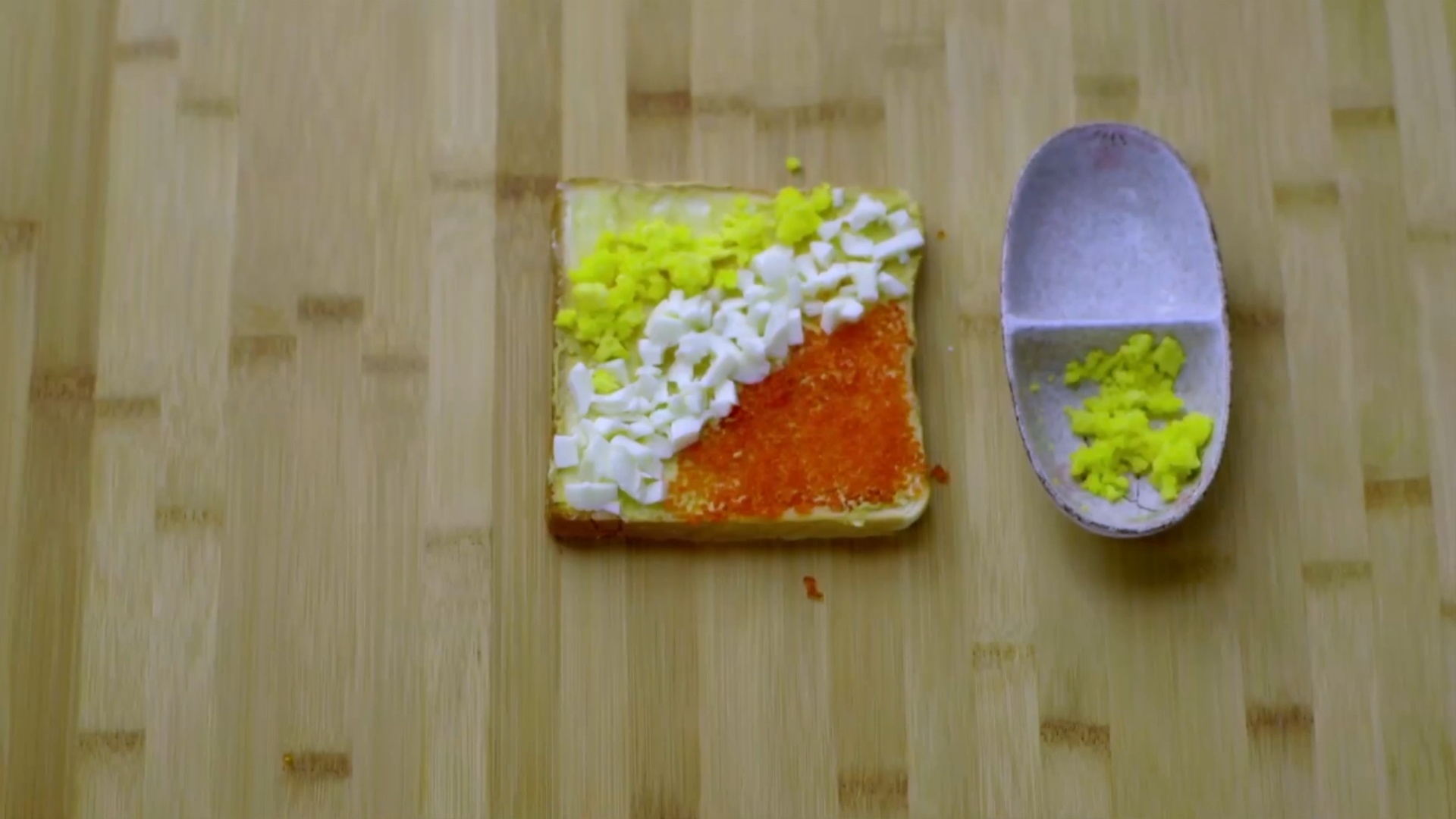 《美味一分鐘》馥郁誘人早餐--魚子三明治的做法 步骤2