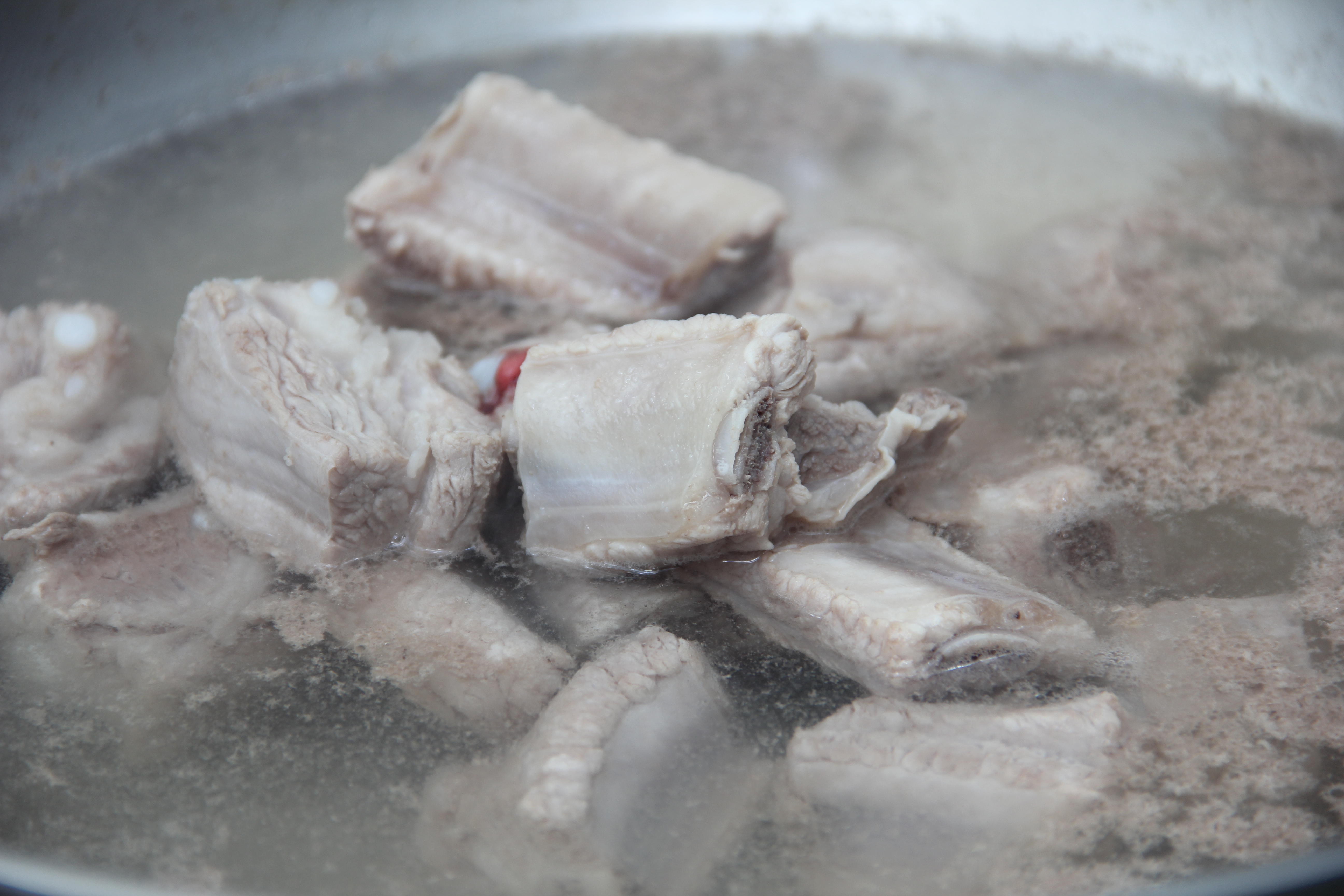 #鐵斧釜燒飯就是香#-排骨燜飯的做法 步骤2