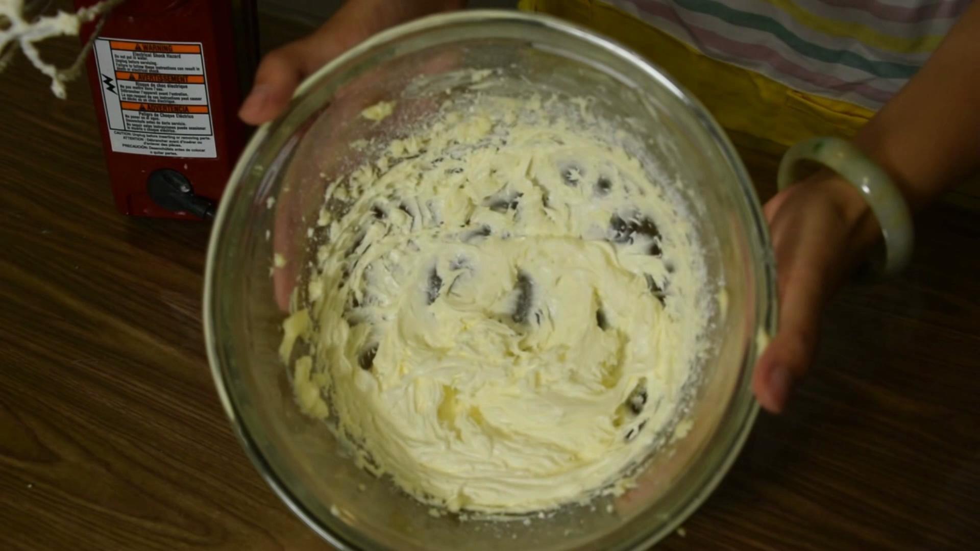 《糯米糰子的廚房日記》奶黃流心月餅的做法 步骤3