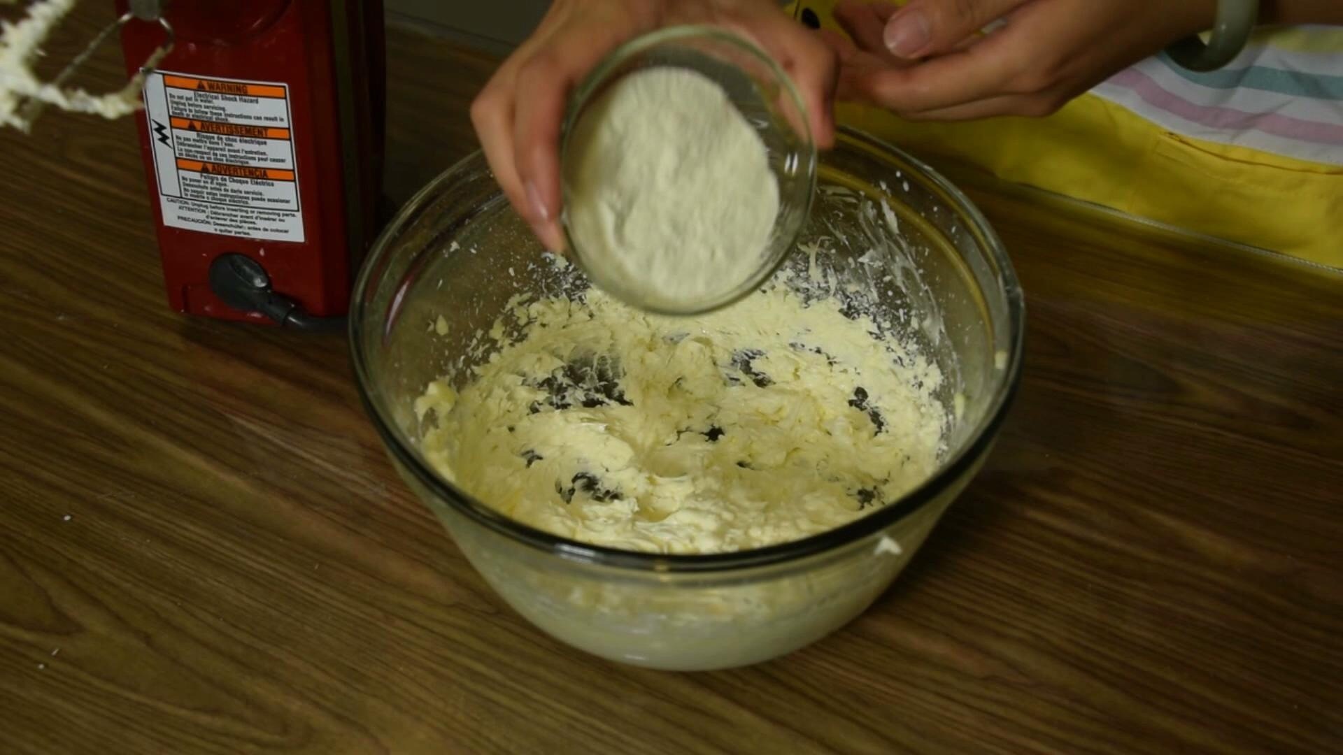 《糯米糰子的廚房日記》奶黃流心月餅的做法 步骤6