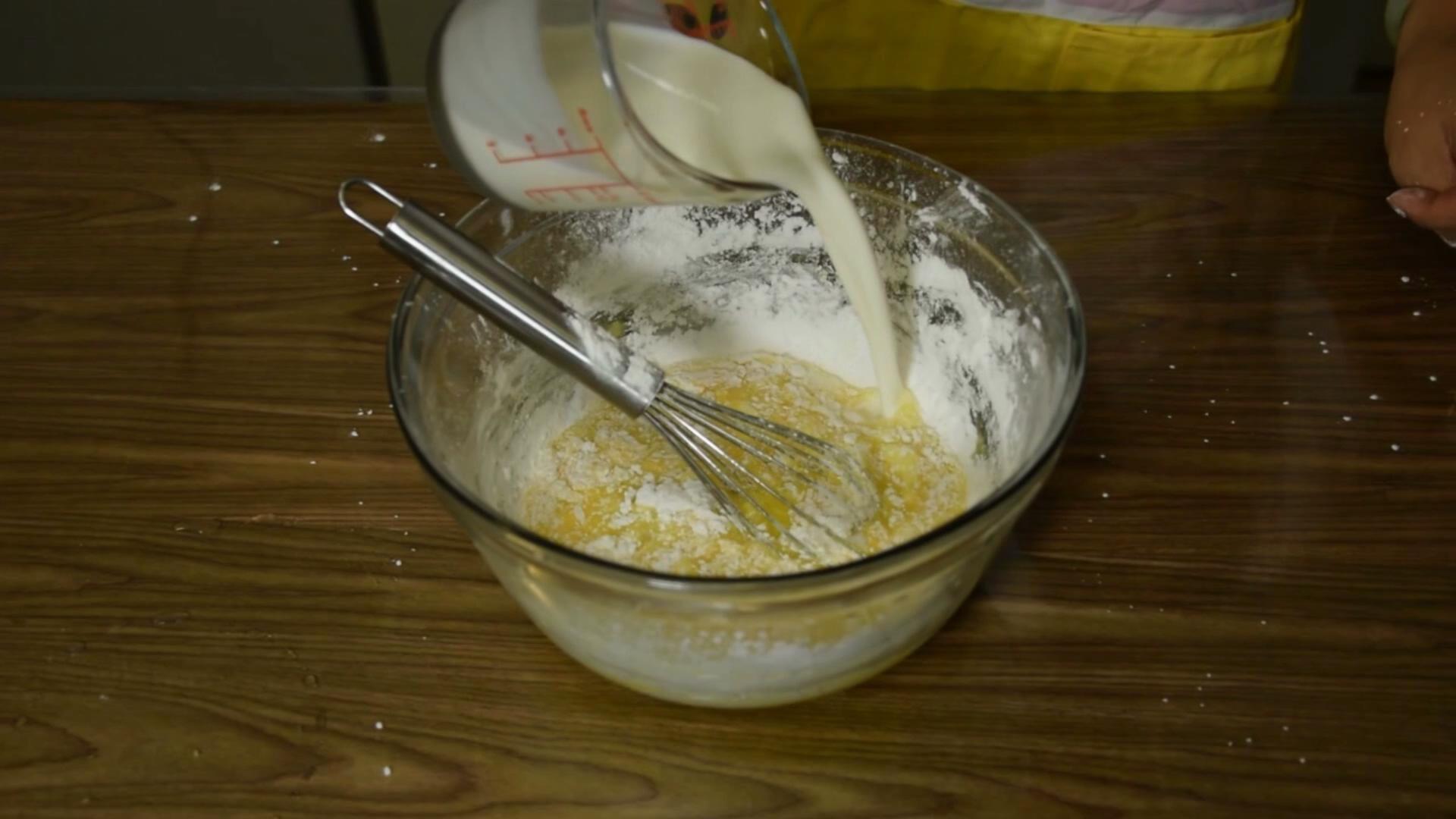 《糯米糰子的廚房日記》奶黃流心月餅的做法 步骤12