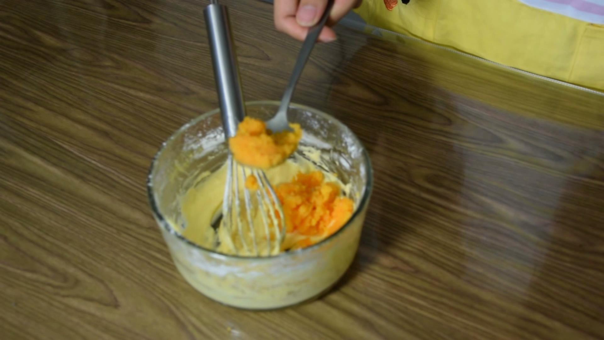 《糯米糰子的廚房日記》奶黃流心月餅的做法 步骤24