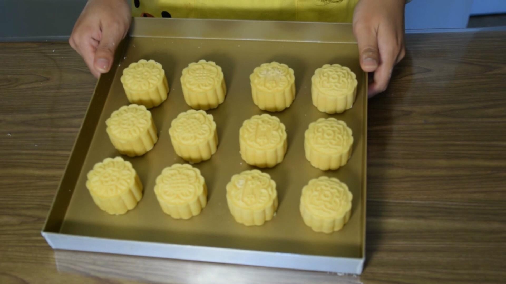 《糯米糰子的廚房日記》奶黃流心月餅的做法 步骤34