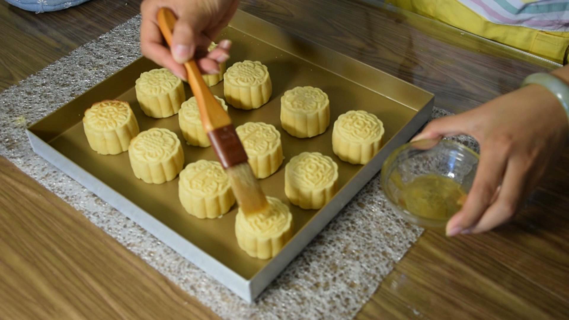 《糯米糰子的廚房日記》奶黃流心月餅的做法 步骤36