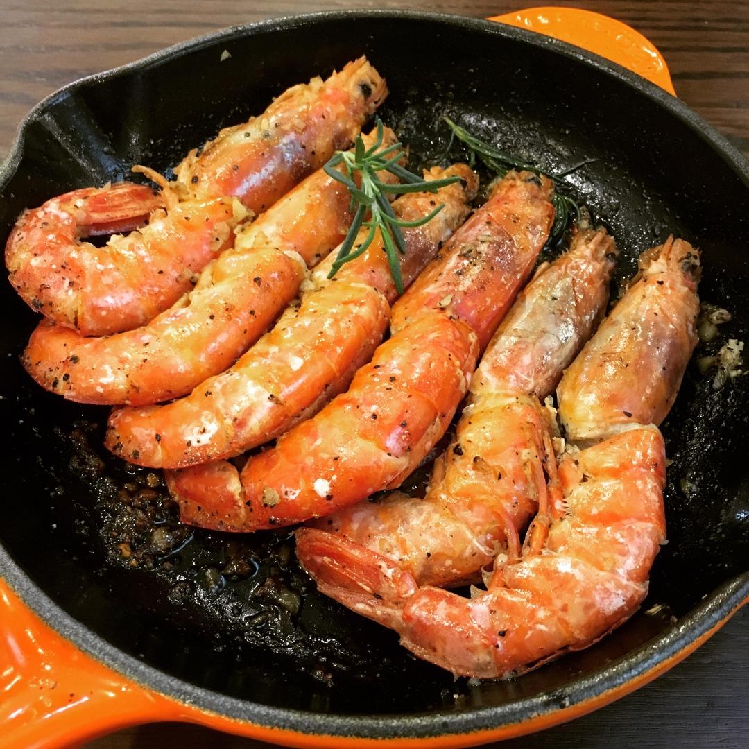 蒜香煎阿根廷紅蝦的做法 步骤5