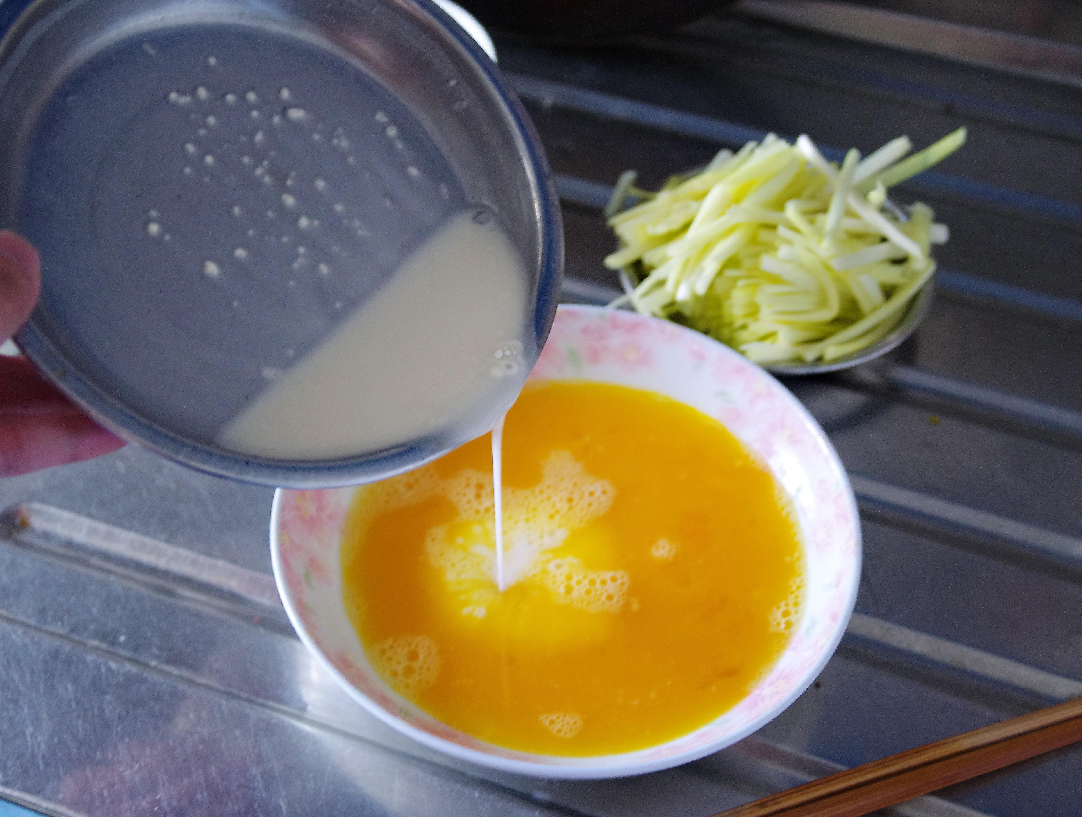 蝦仁韭黃炒蛋的做法 步骤4