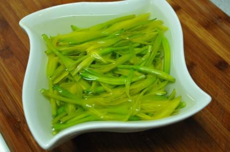 【金字美食廚房】黃花菜炒火腿的做法 步骤2