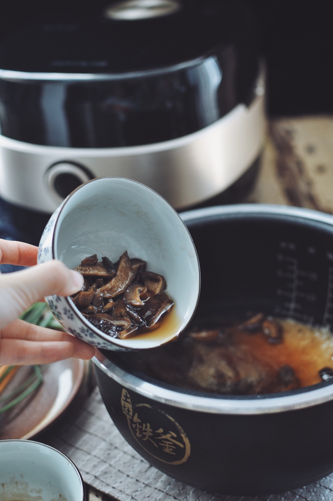 蠔油香菇燜飯【九陽鐵釜電飯煲】的做法 步骤4
